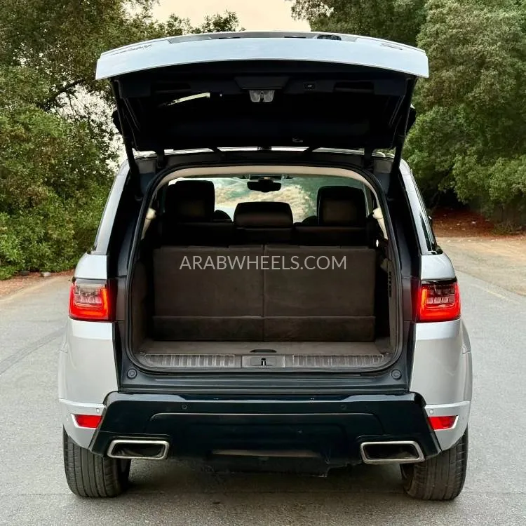 Land Rover Range Rover Sport 2018 for Sale in Ajman Image-9