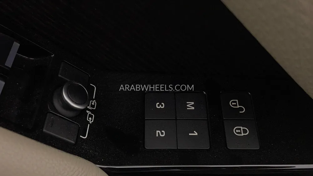 لاند روفر رينج روفر فيلار 2018 for Sale in دبي Image-46