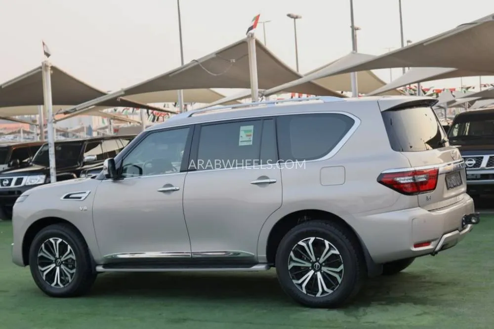 Nissan Patrol 2023 for Sale in Sharjah Image-3