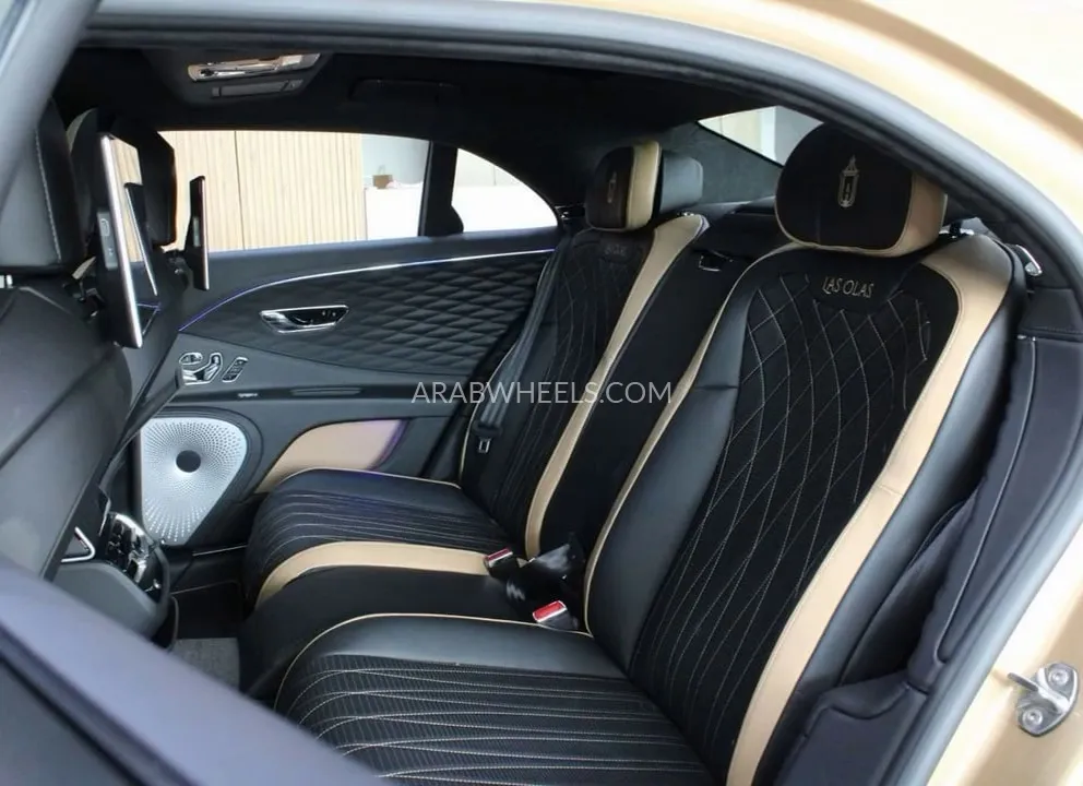 Bentley Flying Spur 2023 for Sale in Dubai Image-7