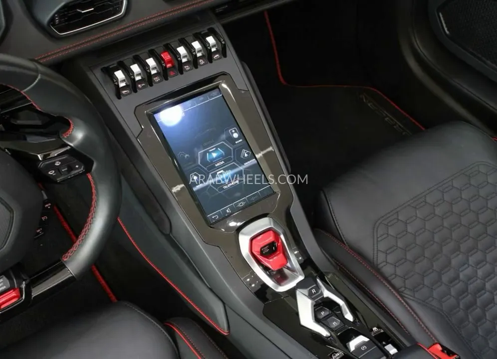 لامبورغيني هوراكان 2023 for Sale in دبي Image-15