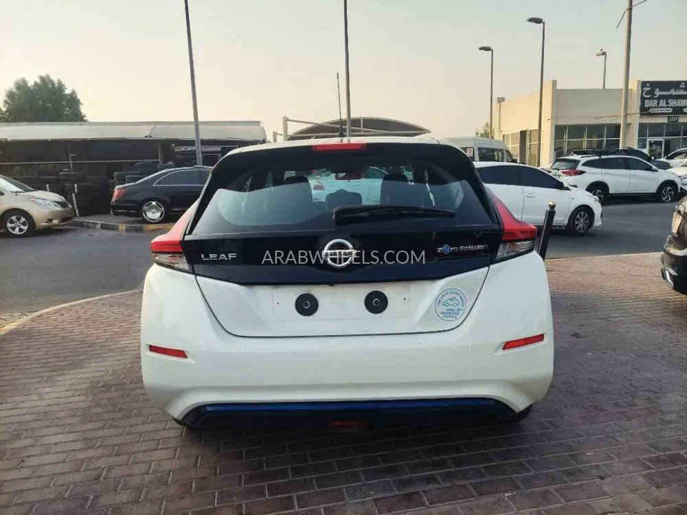 Nissan Leaf 2020 for Sale in Sharjah Image-5