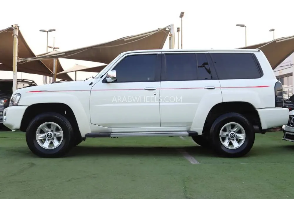 Nissan Patrol 2022 for Sale in Sharjah Image-3