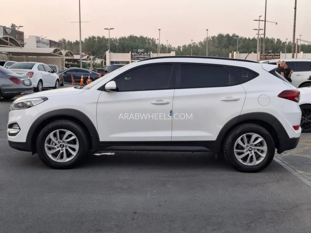 Hyundai Tucson 2017 for Sale in Sharjah Image-4