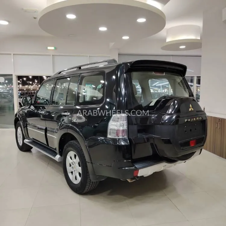 Mitsubishi Pajero 2010 for Sale in Sharjah Image-3