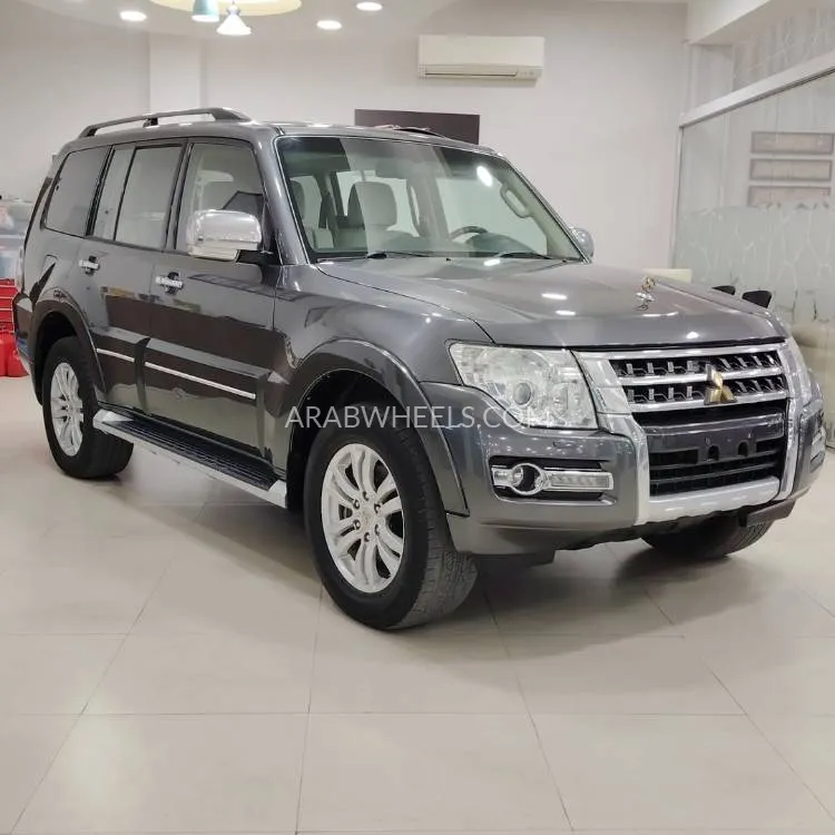 Mitsubishi Pajero 2018 for Sale in Sharjah Image-3