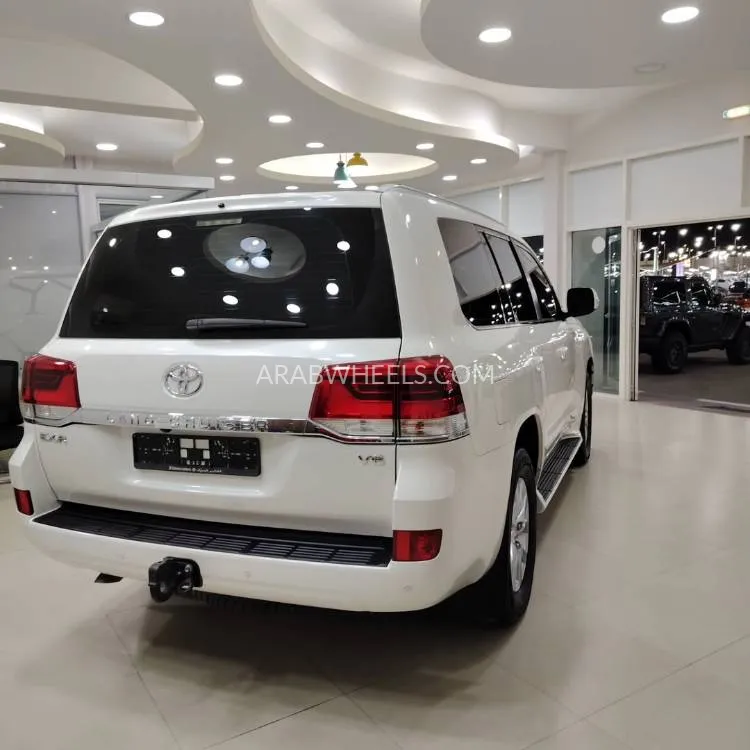 Toyota Land Cruiser 2020 for Sale in Sharjah Image-4