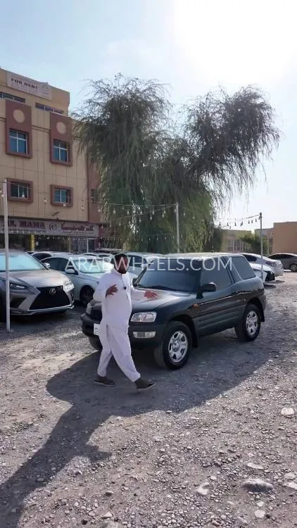 Toyota Rav4 1997 for Sale in Ras Al Khaimah Image-3