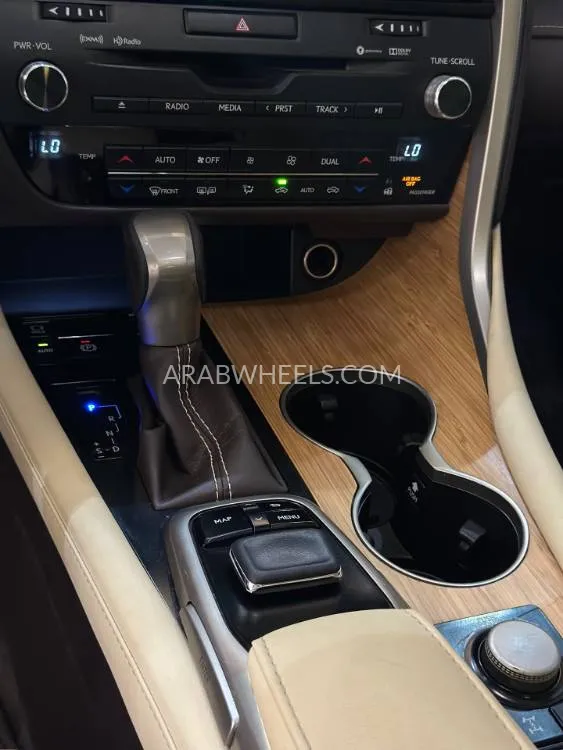 لكزس RX 2019 for Sale in الفجيرة Image-8