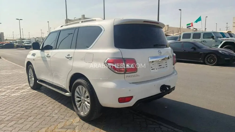 Nissan Patrol 2018 for Sale in Sharjah Image-4
