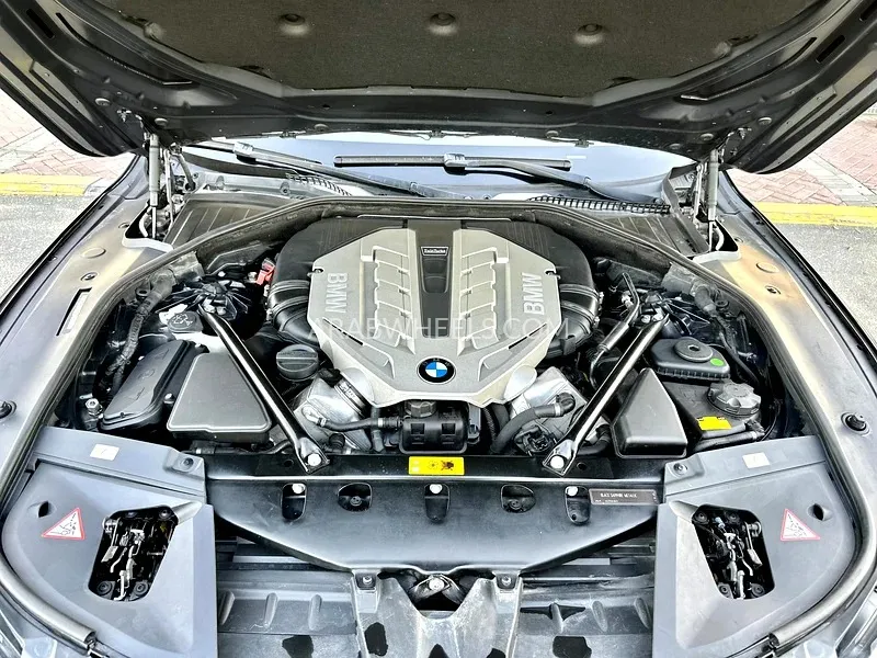 BMW 7 series 2010 for Sale in Dubai Image-17