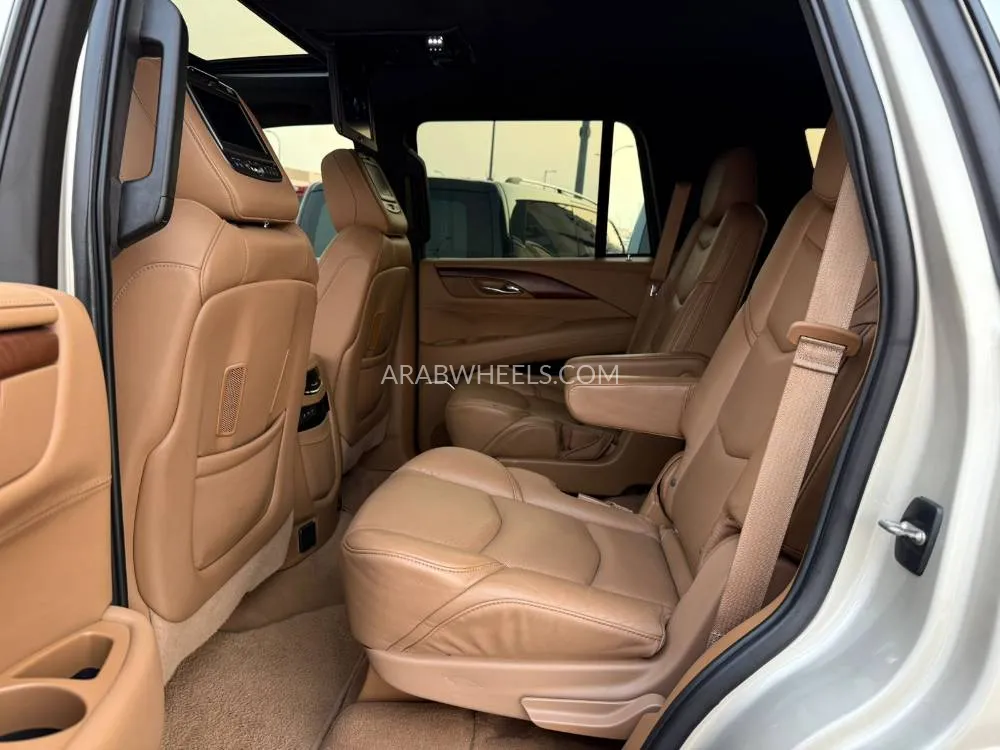 Cadillac Escalade 2017 for Sale in Abu Dhabi Image-8