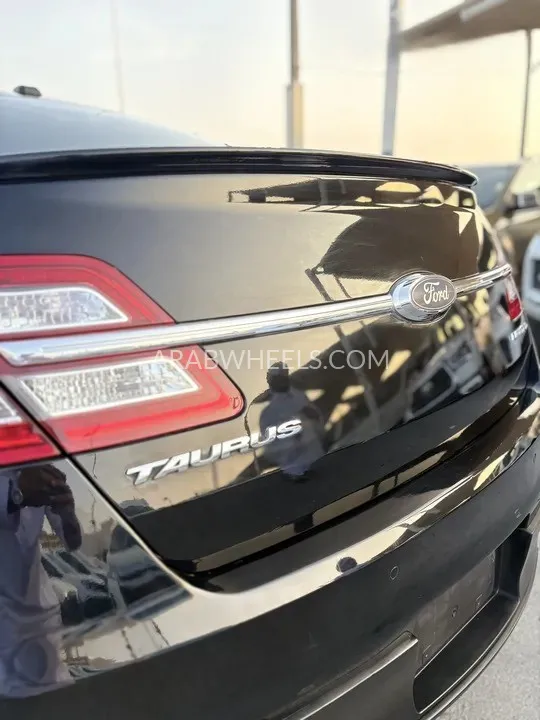 Ford Taurus 2016 for Sale in Sharjah Image-7