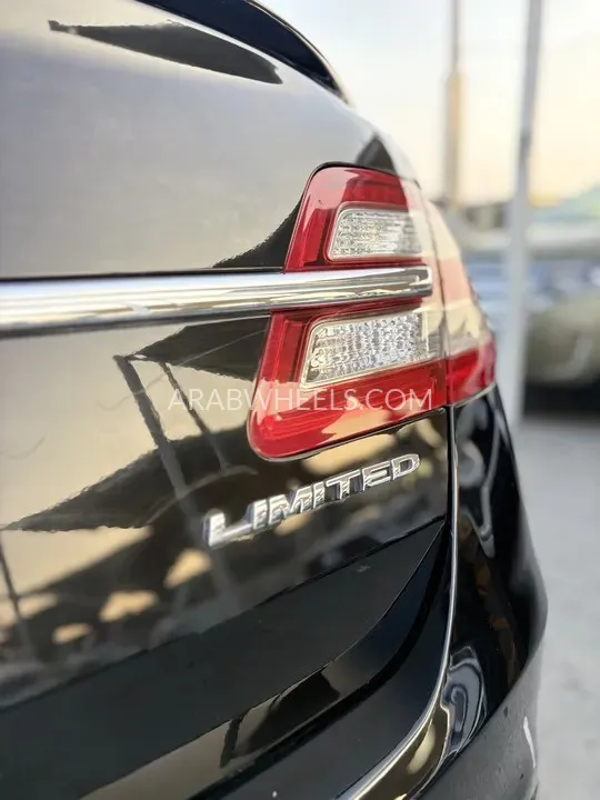 Ford Taurus 2016 for Sale in Sharjah Image-8