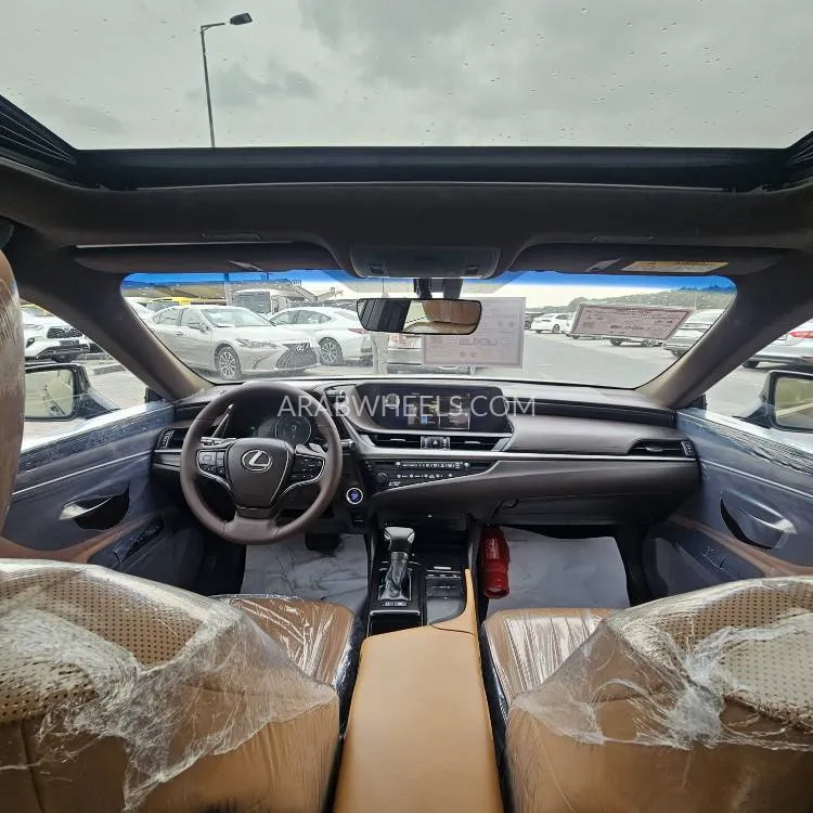 Lexus ES 2020 for Sale in Sharjah Image-8