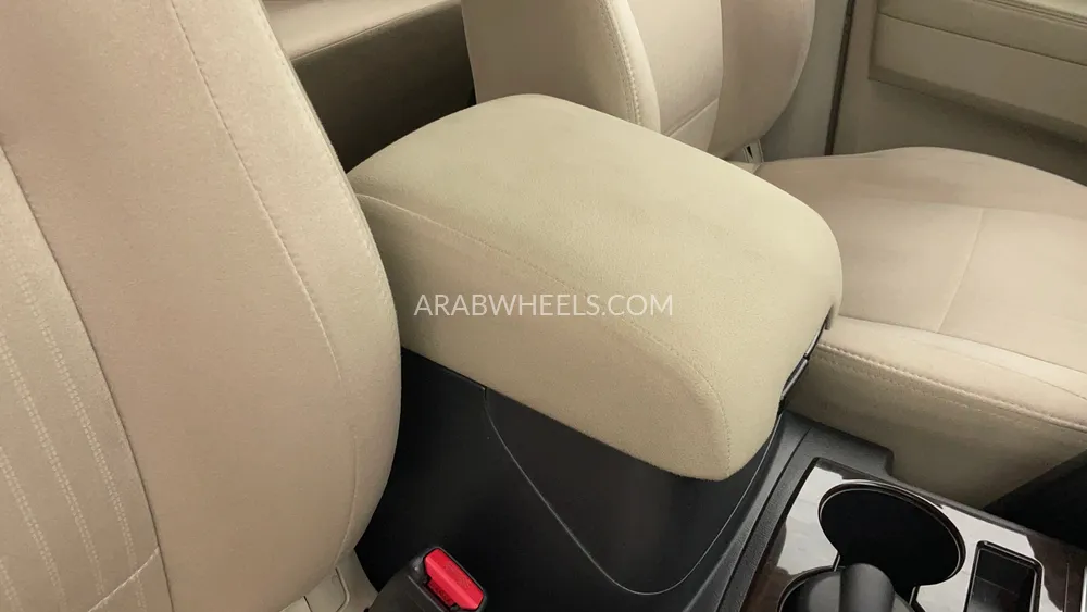 ميتسوبيشي باجيرو 2017 for Sale in دبي Image-35