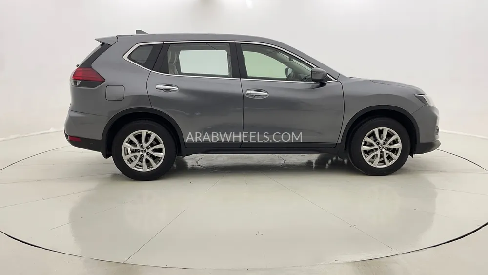 Nissan X-Trail 2021 for Sale in Dubai Image-2