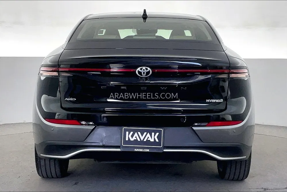 Toyota Crown 2023 for Sale in Sharjah Image-5