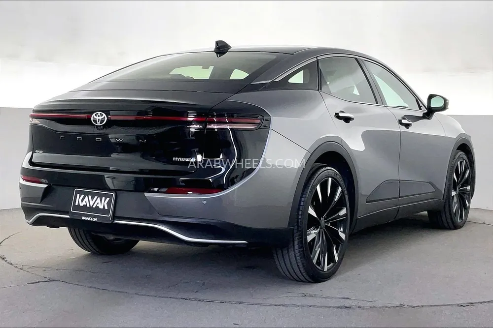 Toyota Crown 2023 for Sale in Sharjah Image-6