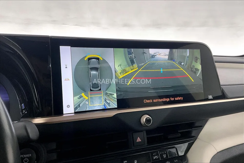 Toyota Crown 2023 for Sale in Sharjah Image-17