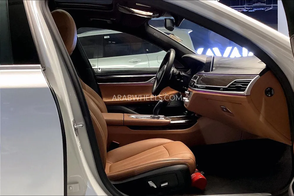 BMW 7 series 2020 for Sale in Sharjah Image-13