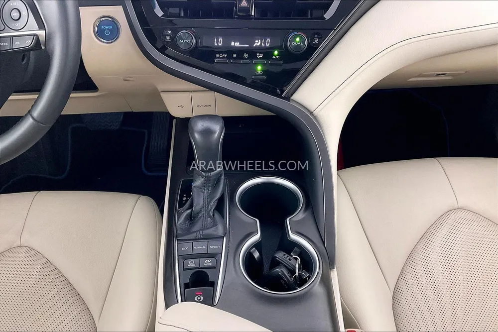 Toyota Camry 2024 for Sale in Dubai Image-23