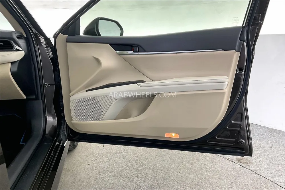 Toyota Camry 2024 for Sale in Dubai Image-25