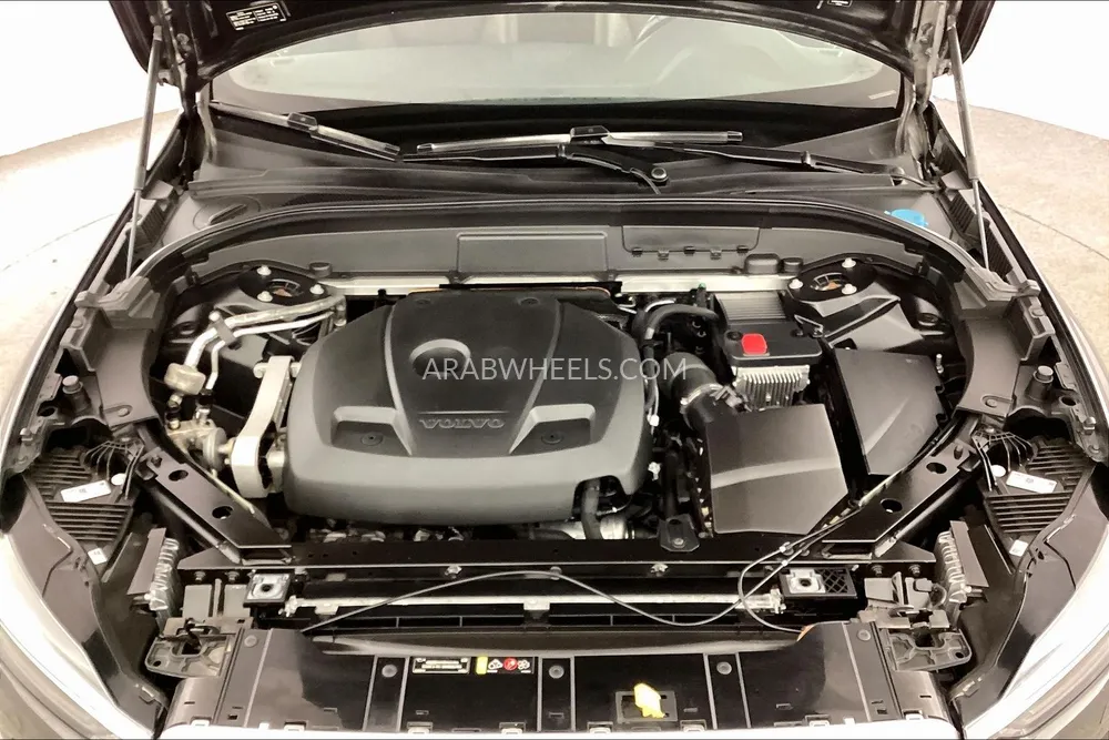 فولفو إكس سي 60 2021 for Sale in الشارقة Image-21