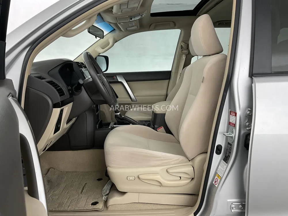 Toyota Land Cruiser Prado 2019 for Sale in Sharjah Image-9