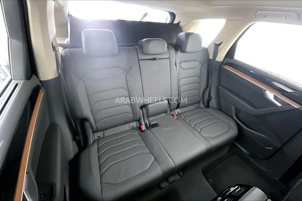 Volkswagen Touareg 2023 for Sale in Sharjah Image-19