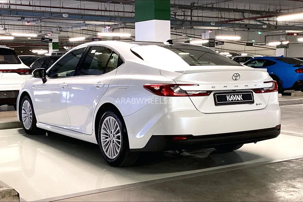 تويوتا كامري 2025 for Sale in الشارقة Image-6