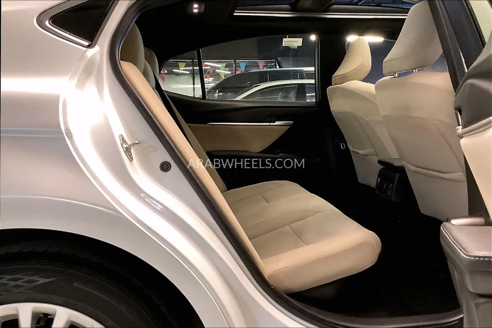 تويوتا كامري 2025 for Sale in الشارقة Image-23