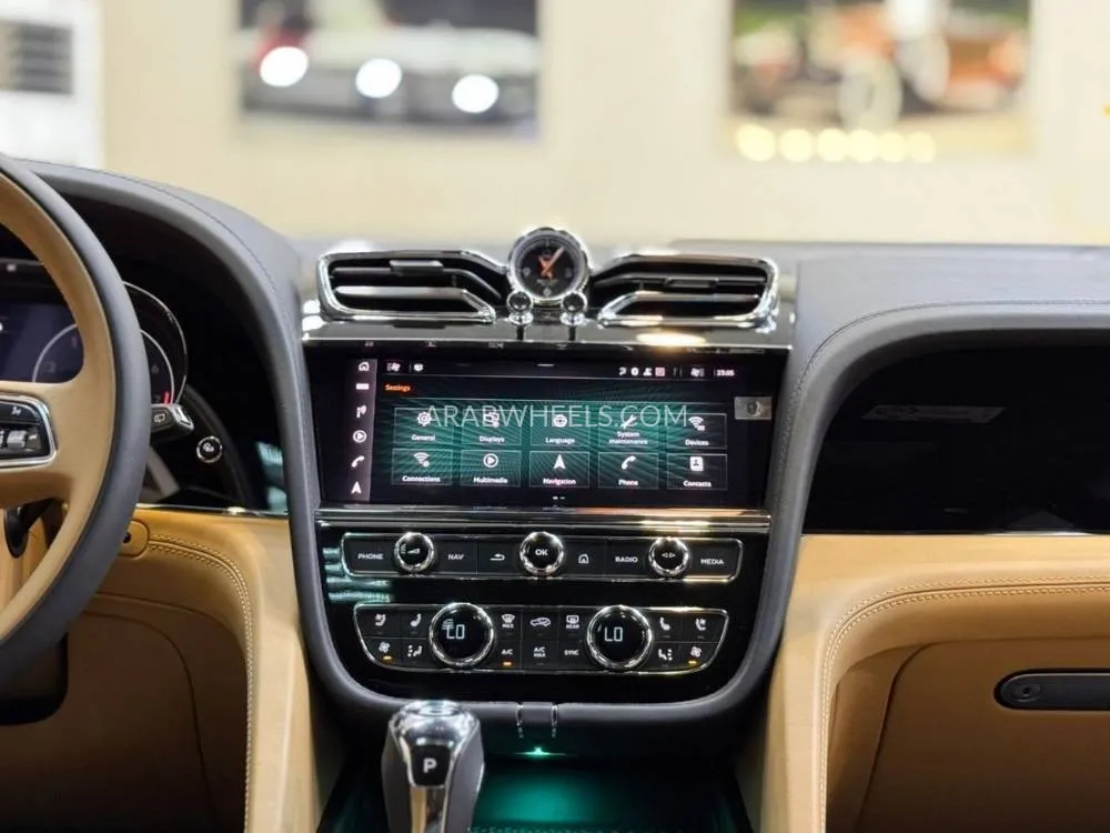 Bentley Bentayga 2022 for Sale in Dubai Image-11
