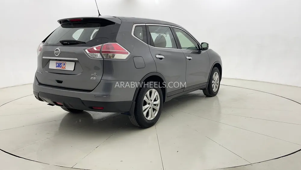 Nissan X-Trail 2017 for Sale in Dubai Image-3