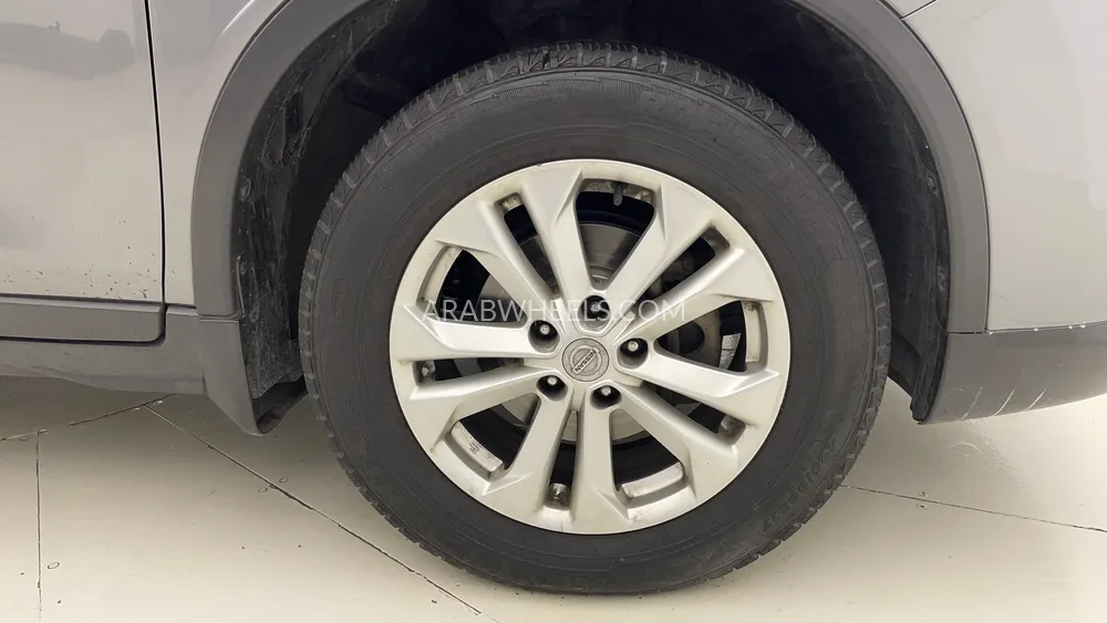 Nissan X-Trail 2017 for Sale in Dubai Image-10