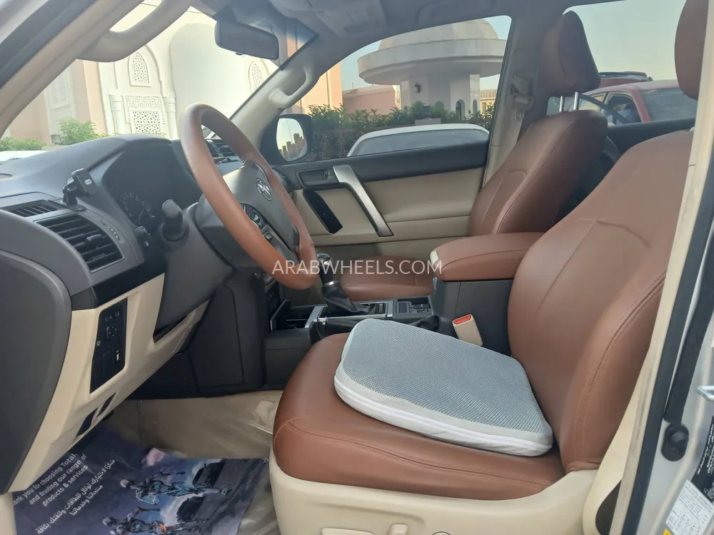 تويوتا لاند كروزر برادو 2019 for Sale in دبي Image-17