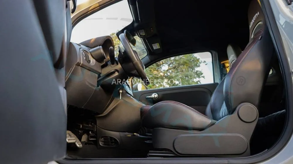 Abarth 695 2023 for Sale in Dubai Image-8