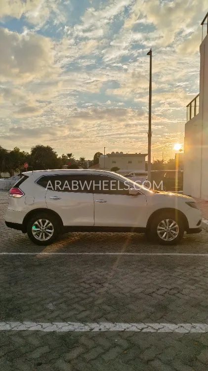 نيسان إكس تريل 2016 for Sale in أبو ظبي Image-12