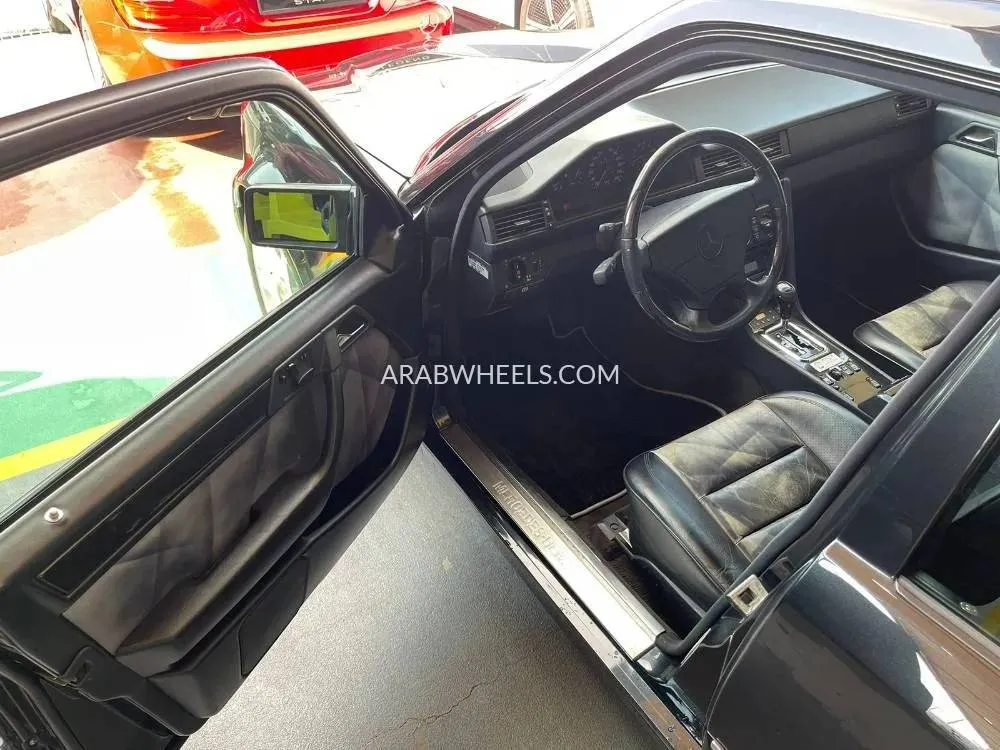 Mercedes Benz E Class 1995 for Sale in Dubai Image-6