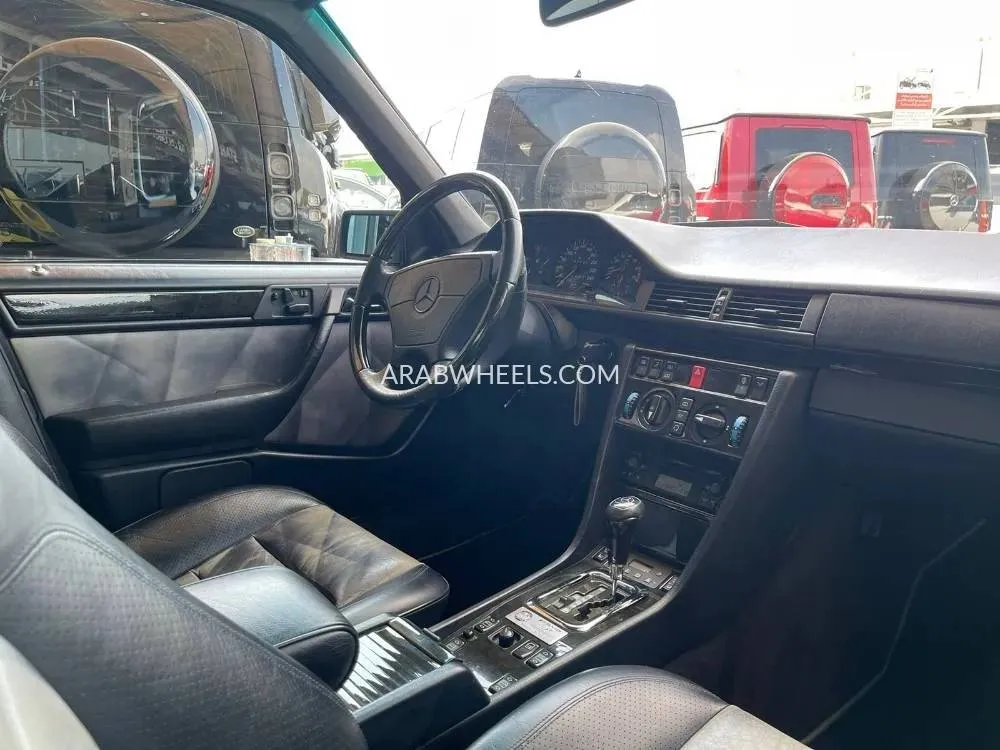 Mercedes Benz E Class 1995 for Sale in Dubai Image-11