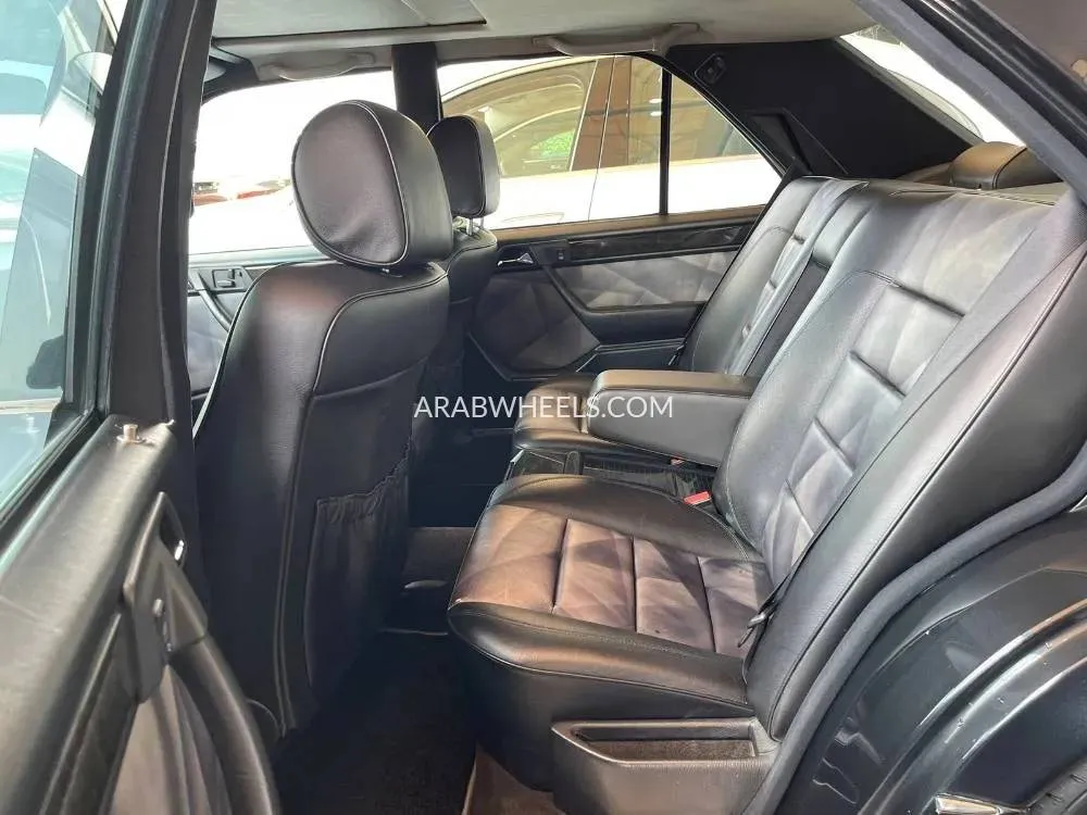 Mercedes Benz E Class 1995 for Sale in Dubai Image-13