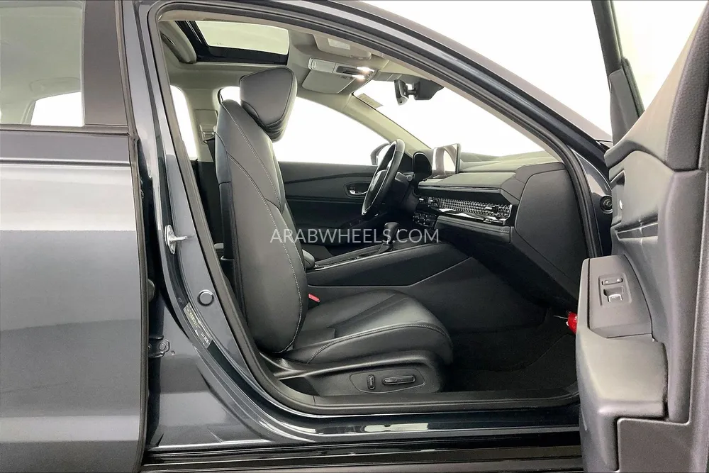 Honda Accord 2024 for Sale in Sharjah Image-13