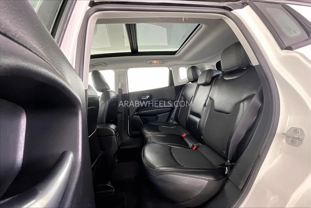جيب كومباس 2019 for Sale in الشارقة Image-14