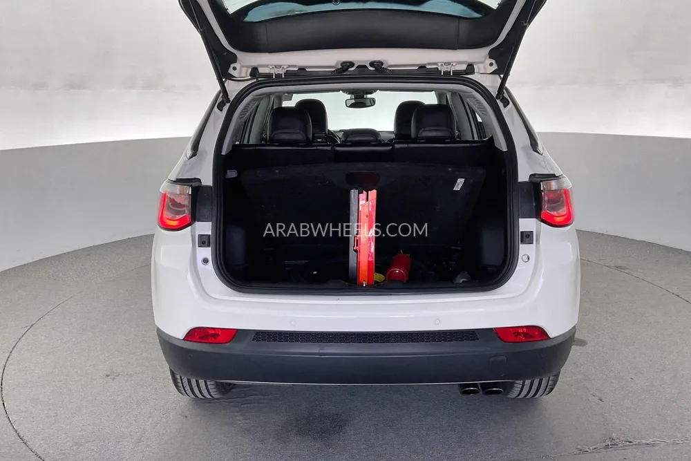 جيب كومباس 2019 for Sale in الشارقة Image-15