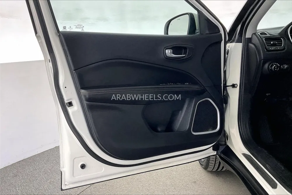 جيب كومباس 2019 for Sale in الشارقة Image-19