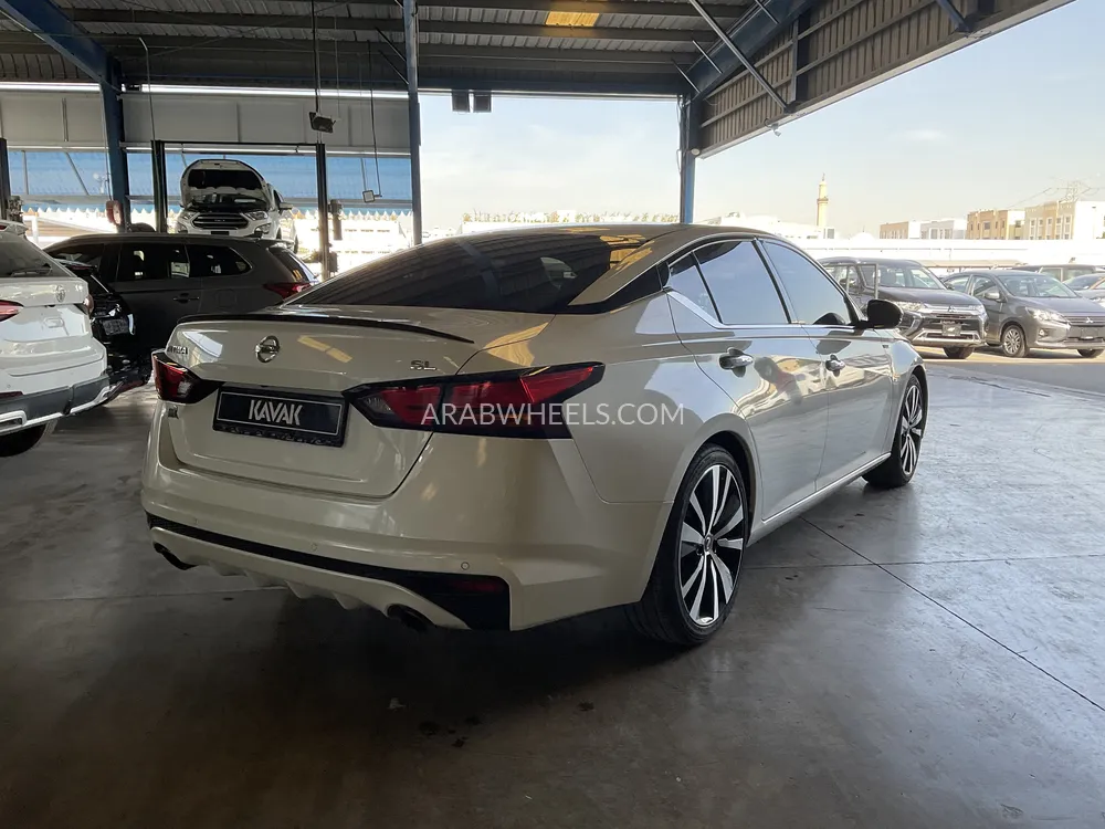 Nissan Altima 2021 for Sale in Dubai Image-4
