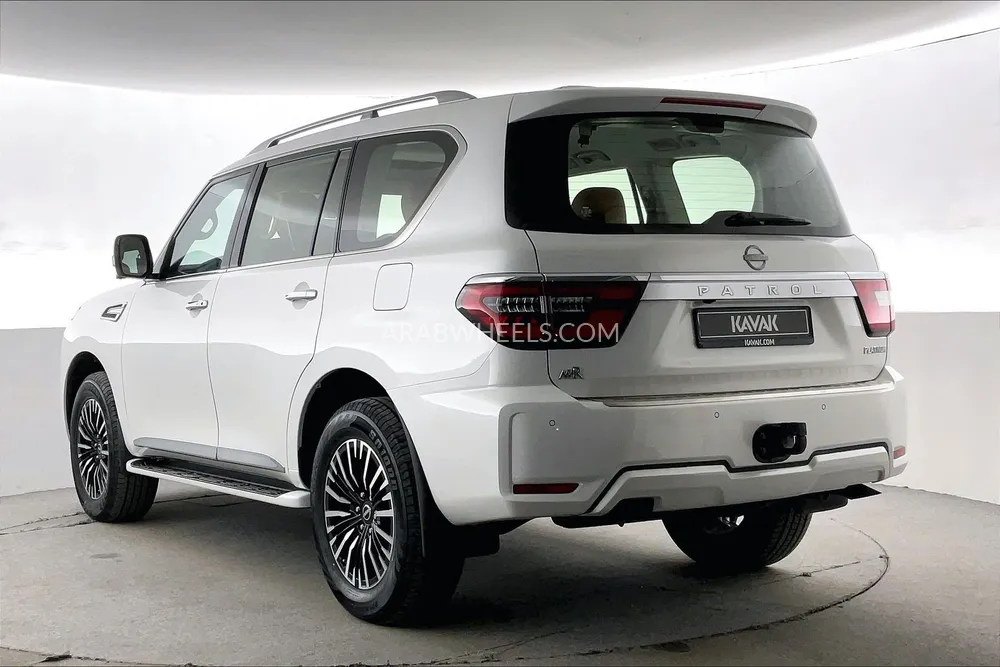 Nissan Patrol 2022 for Sale in Dubai Image-4
