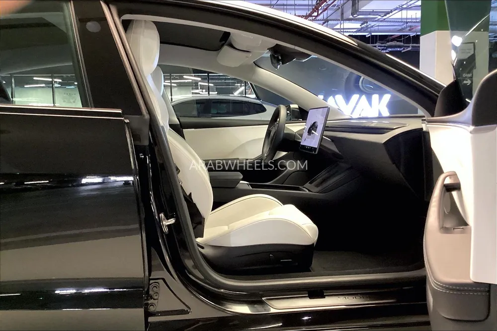 Tesla Model 3 2024 for Sale in Sharjah Image-22