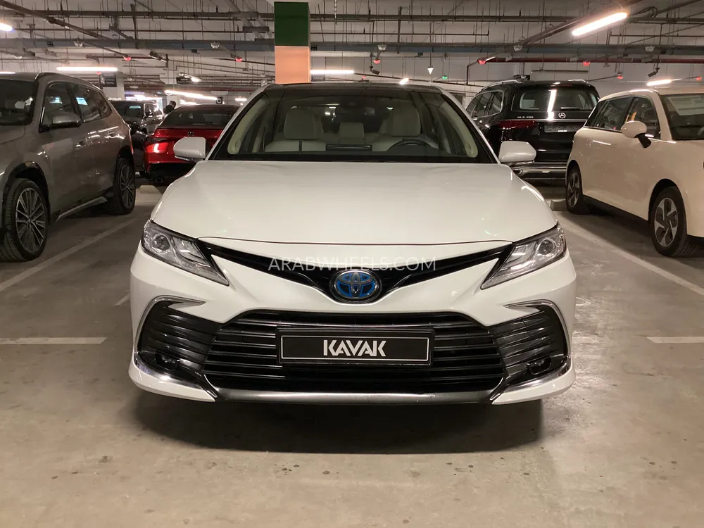 Toyota Camry 2024 for Sale in Sharjah Image-2