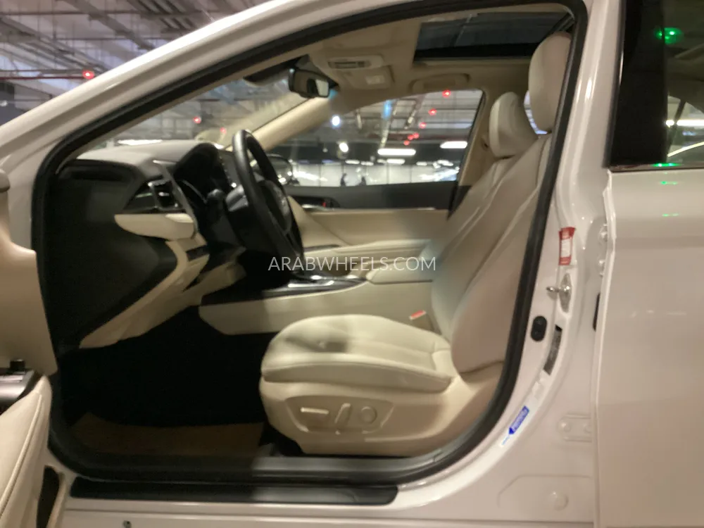 Toyota Camry 2024 for Sale in Sharjah Image-8